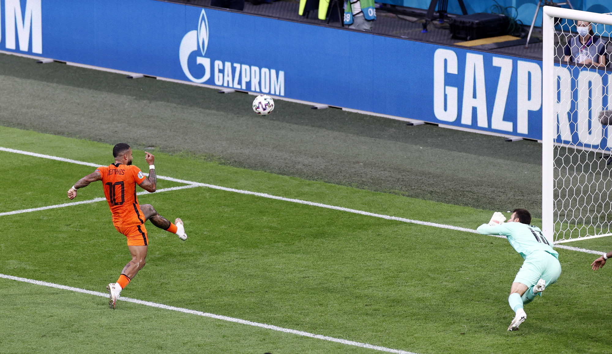 Những ‘chân gỗ’ đắt giá tại Euro 2020 - Ảnh 4. Những ‘chân gỗ’ đắt giá tại Euro 2020 - Ảnh 4.