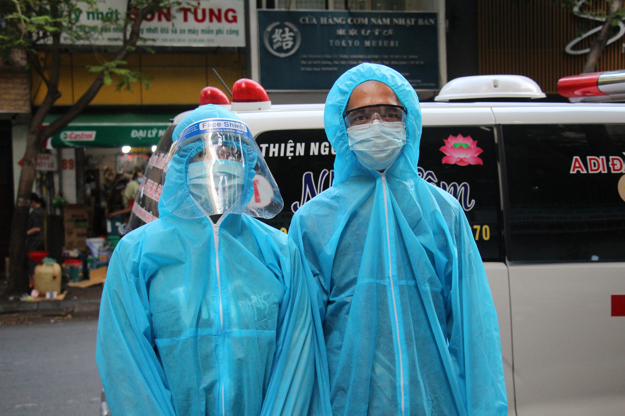 Chuyến xe 0 đồng chở F1 đến khu cách ly - Ảnh 3. Chuyến xe 0 đồng chở F1 đến khu cách ly - Ảnh 3.