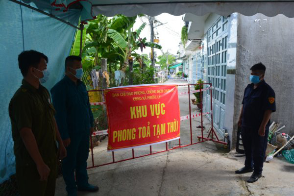 Long An: 18 người dương tính COVID-19 trong cùng một xóm - Ảnh 1. Long An: 18 người dương tính COVID-19 trong cùng một xóm - Ảnh 1.