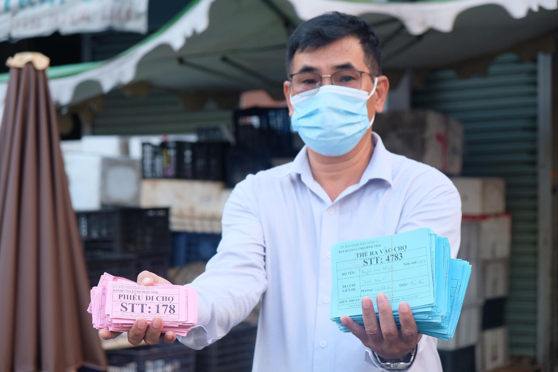 Đi chợ với thẻ xanh, thẻ hồng - Ảnh 4. Đi chợ với thẻ xanh, thẻ hồng - Ảnh 4.