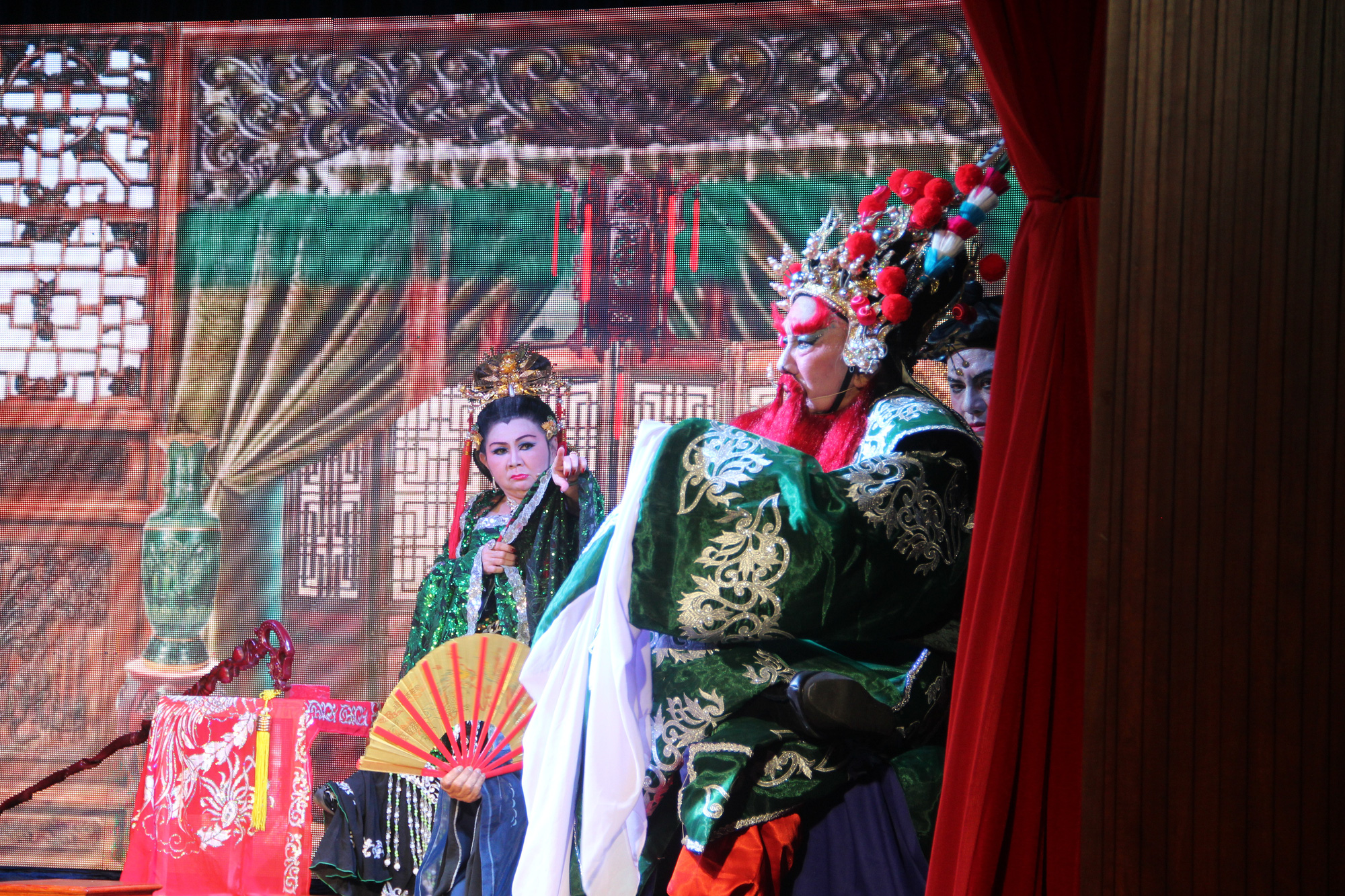 Ấm áp gia đình nghệ sĩ: Những gia tộc ăn cơm tổ nghệ thuật tới trăm năm - Ảnh 5. Ấm áp gia đình nghệ sĩ: Những gia tộc ăn cơm tổ nghệ thuật tới trăm năm - Ảnh 5.