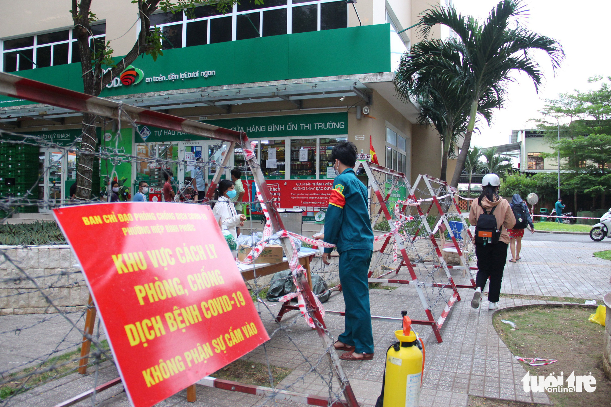 Nghe phong tỏa lần 2, bà con block A1 Sunview Town lật đật chạy về để cách ly - Ảnh 3. Nghe phong tỏa lần 2, bà con block A1 Sunview Town lật đật chạy về để cách ly - Ảnh 3.