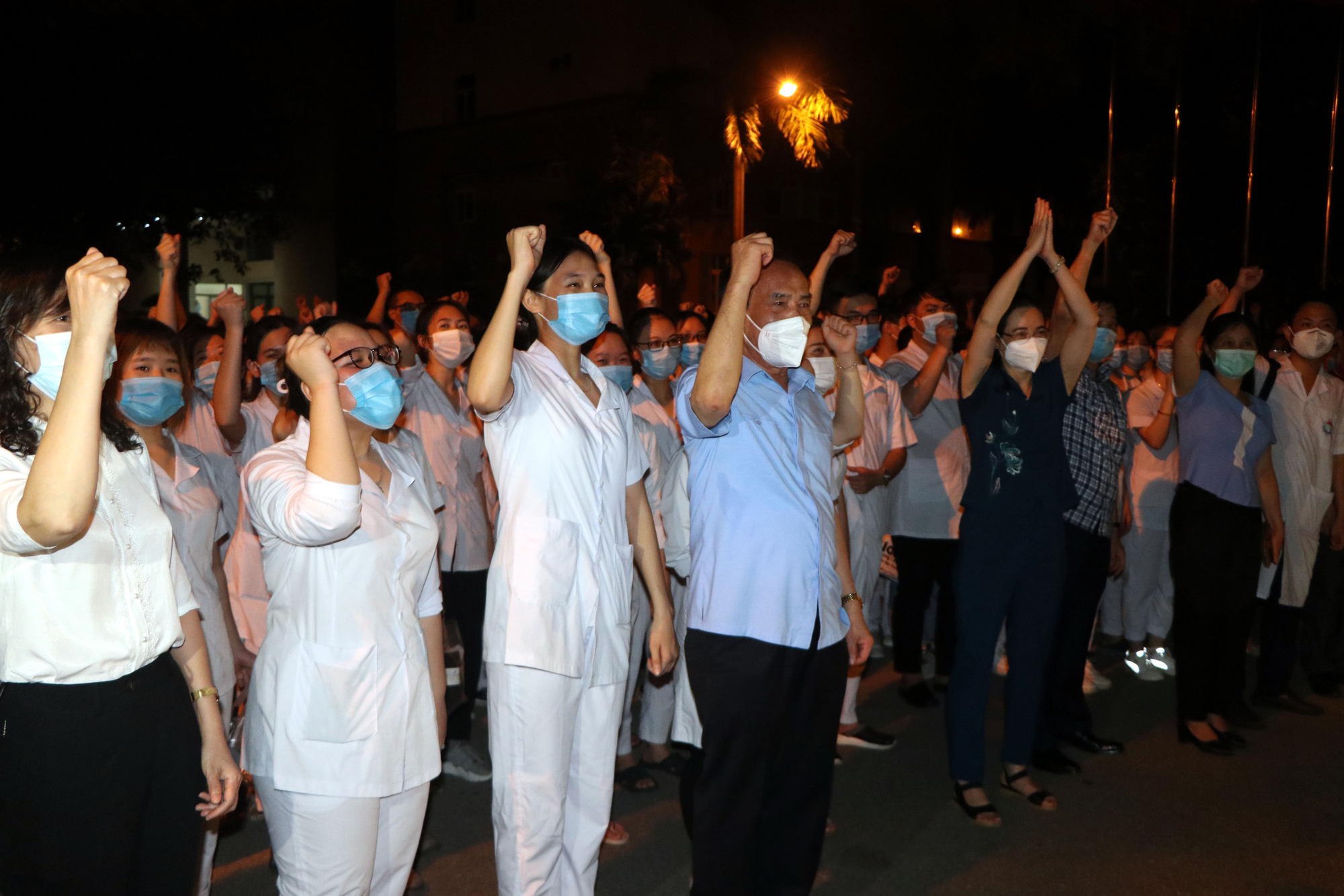 310 sinh viên Đại học Kỹ thuật y tế Hải Dương tình nguyện hỗ trợ TP.HCM chống dịch - Ảnh 1. 310 sinh viên Đại học Kỹ thuật y tế Hải Dương tình nguyện hỗ trợ TP.HCM chống dịch - Ảnh 1.