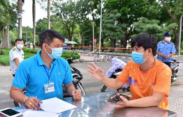 HỎI - ĐÁP về dịch COVID-19: Người dân làm gì để tránh vi phạm, bị phạt nặng? - Ảnh 1.