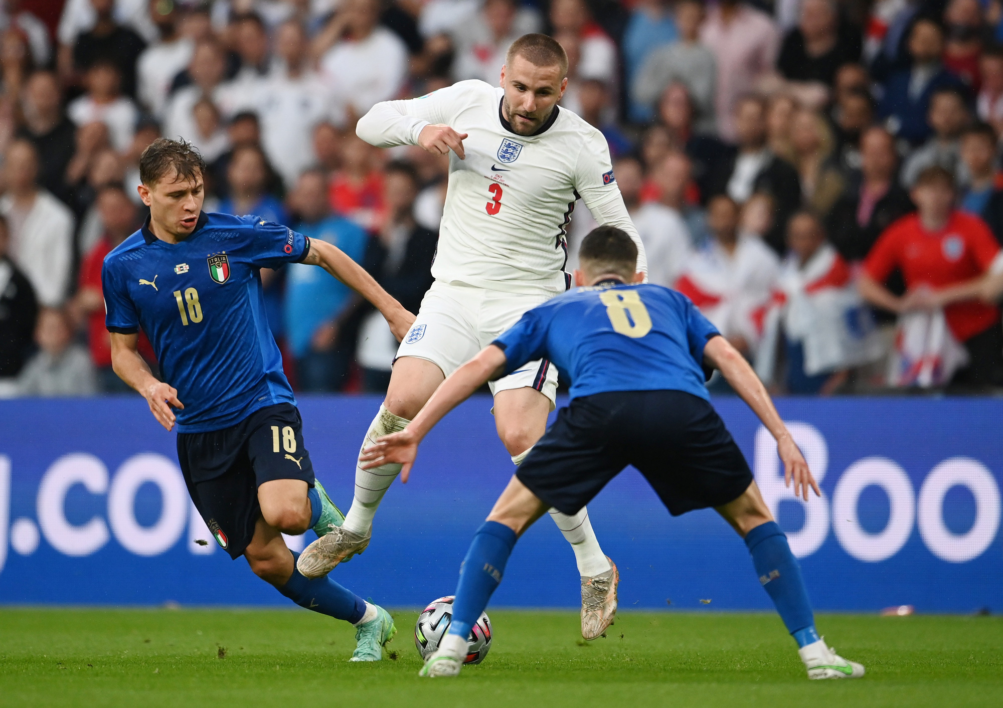 Những khoảnh khắc định đoạt trận chung kết Euro 2020 - Ảnh 4. Những khoảnh khắc định đoạt trận chung kết Euro 2020 - Ảnh 4.