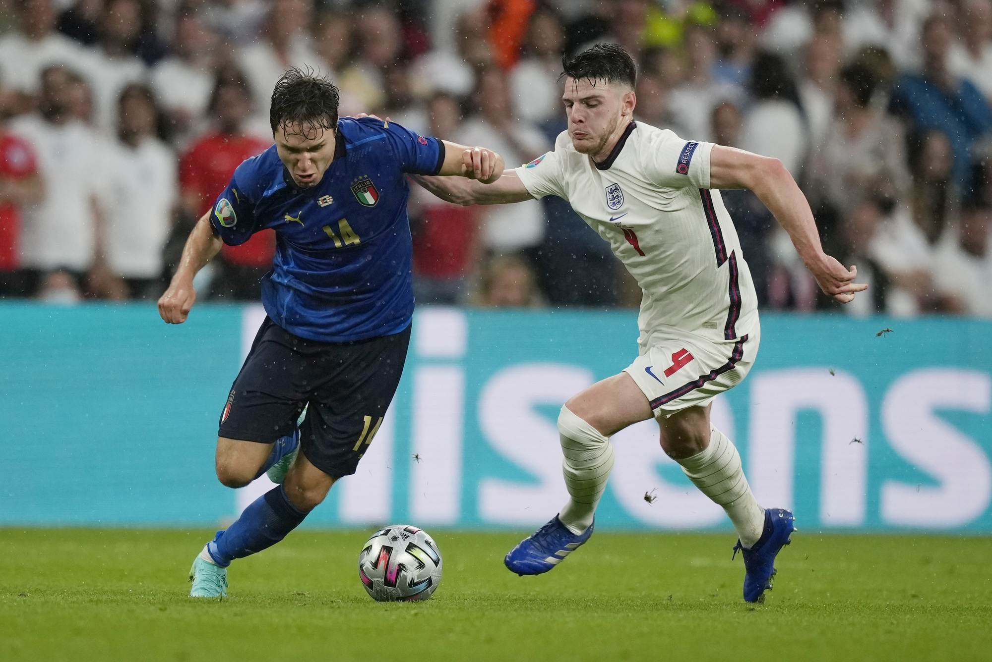 Những khoảnh khắc định đoạt trận chung kết Euro 2020 - Ảnh 8. Những khoảnh khắc định đoạt trận chung kết Euro 2020 - Ảnh 8.