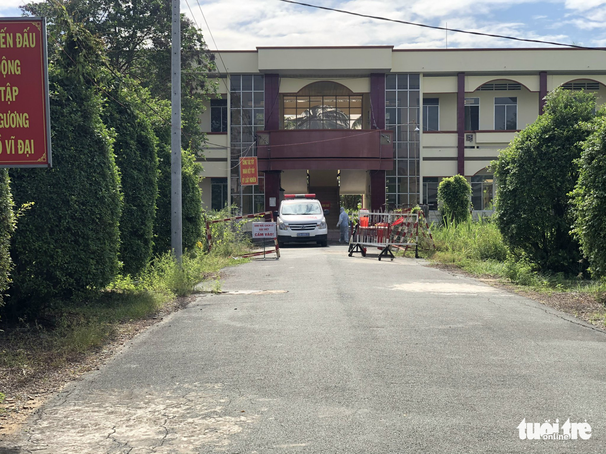 Một phó hiệu trưởng ở Mỹ Tho mắc COVID-19 tử vong - Ảnh 1. Một phó hiệu trưởng ở Mỹ Tho mắc COVID-19 tử vong - Ảnh 1.