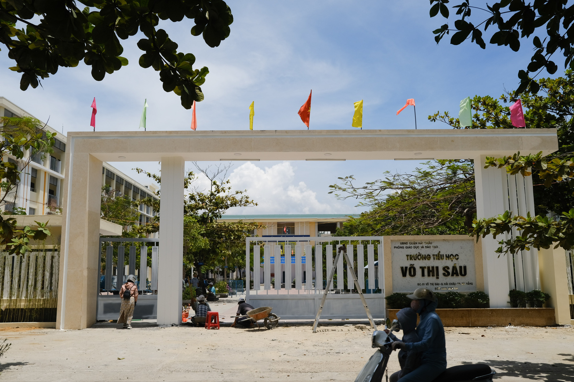 Hàng ngàn chỗ cách ly, cả khách sạn 5 sao, chờ đón bà con Quảng Nam - Đà Nẵng trở về - Ảnh 1. Hàng ngàn chỗ cách ly, cả khách sạn 5 sao, chờ đón bà con Quảng Nam - Đà Nẵng trở về - Ảnh 1.