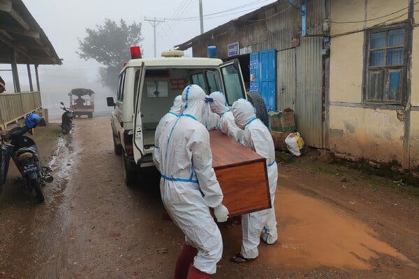 3 biến thể cùng xuất hiện, Myanmar có dấu hiệu vỡ trận vì COVID-19 - Ảnh 1. 3 biến thể cùng xuất hiện, Myanmar có dấu hiệu vỡ trận vì COVID-19 - Ảnh 1.