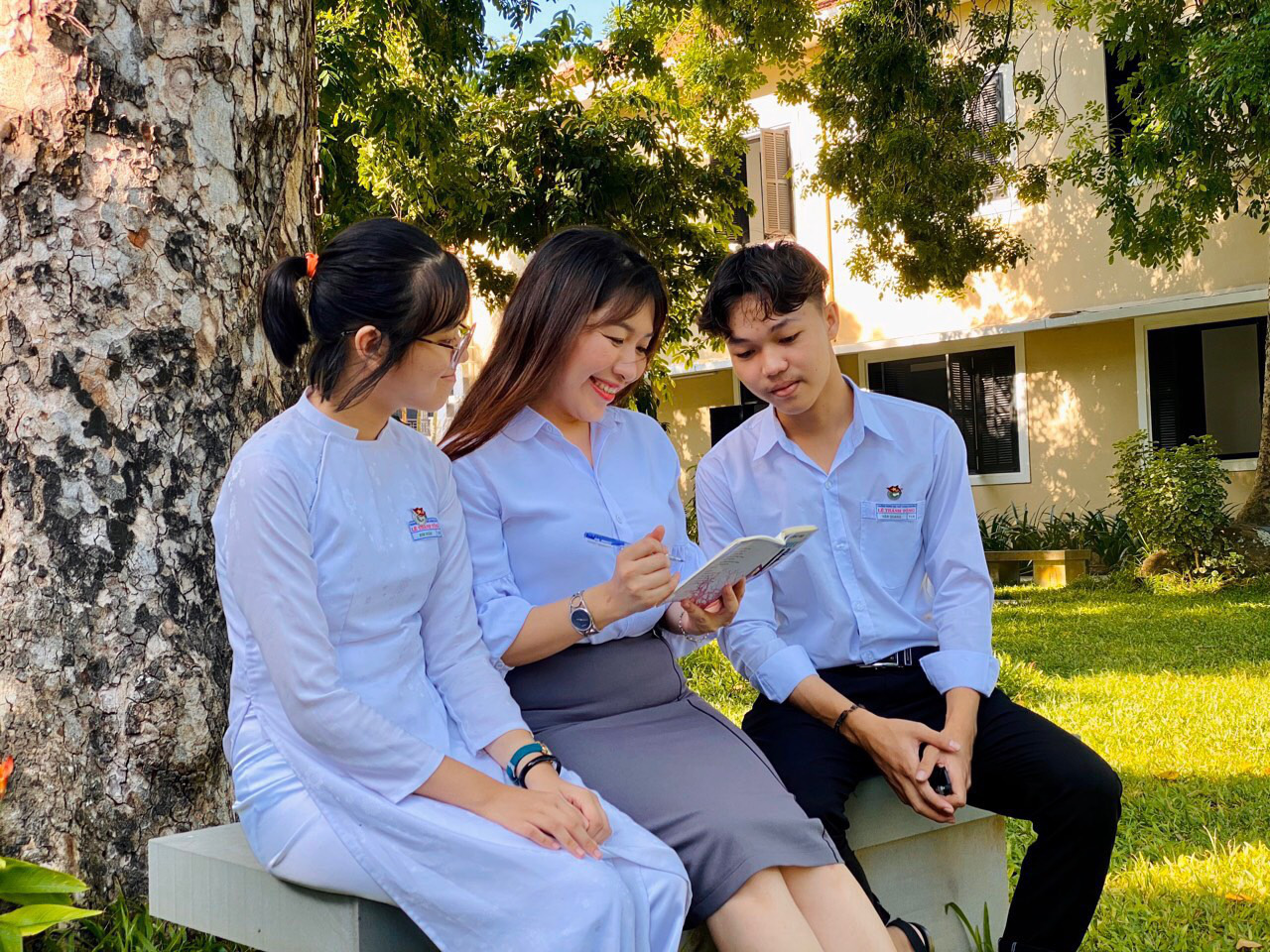 Thí sinh 10 điểm môn văn thi tốt nghiệp: “Bài thi là bài viết trải lòng” - Ảnh 3. Thí sinh 10 điểm môn văn thi tốt nghiệp: “Bài thi là bài viết trải lòng” - Ảnh 3.