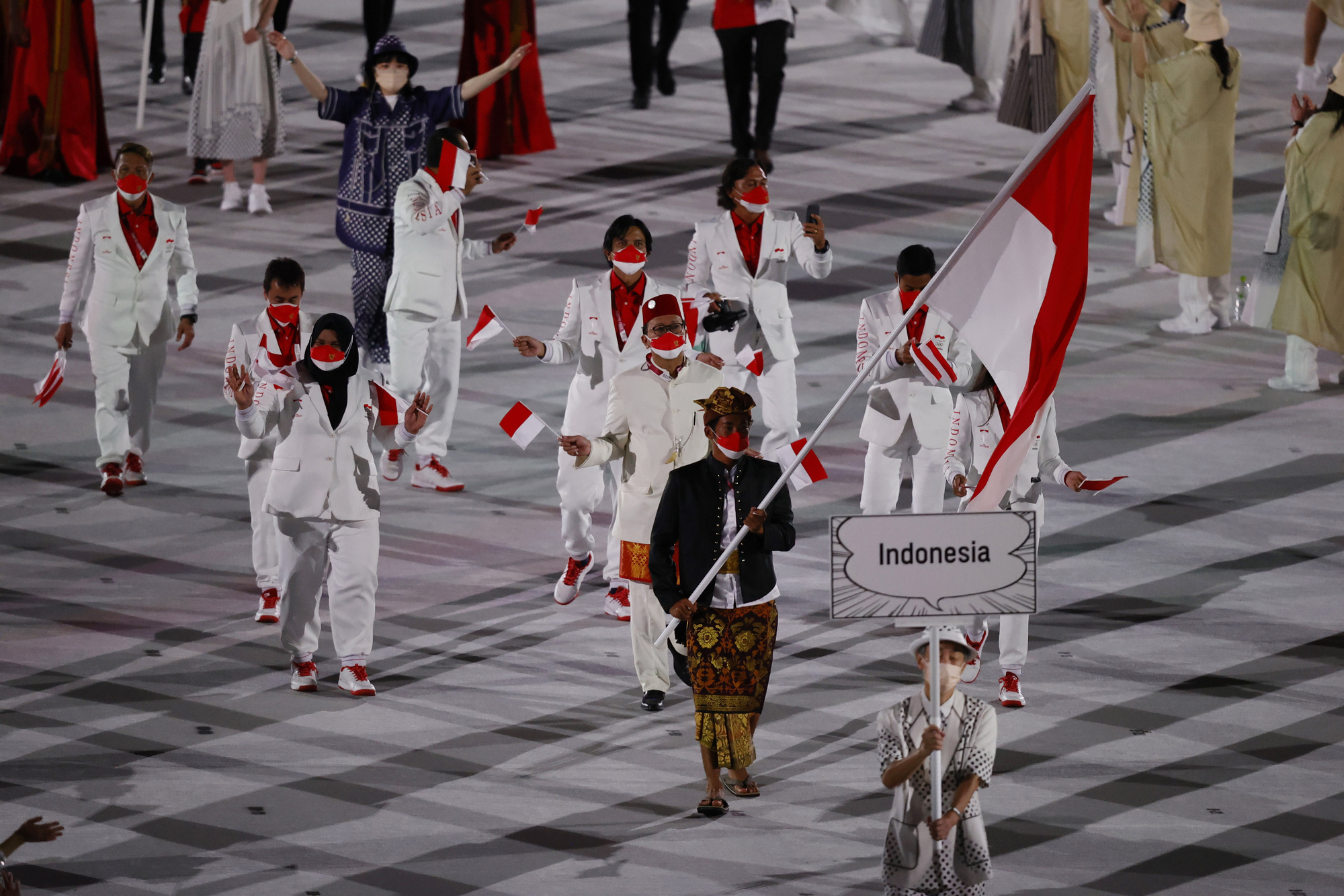 Đài lửa đã được thắp sáng, Olympic 2020 chính thức khai mạc - Ảnh 29.