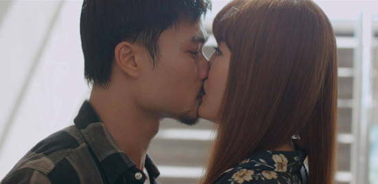 Phim Mùa hoa tìm lại: Tưng tửng vậy mà vào lòng người - Ảnh 1. Phim Mùa hoa tìm lại: Tưng tửng vậy mà vào lòng người - Ảnh 1.