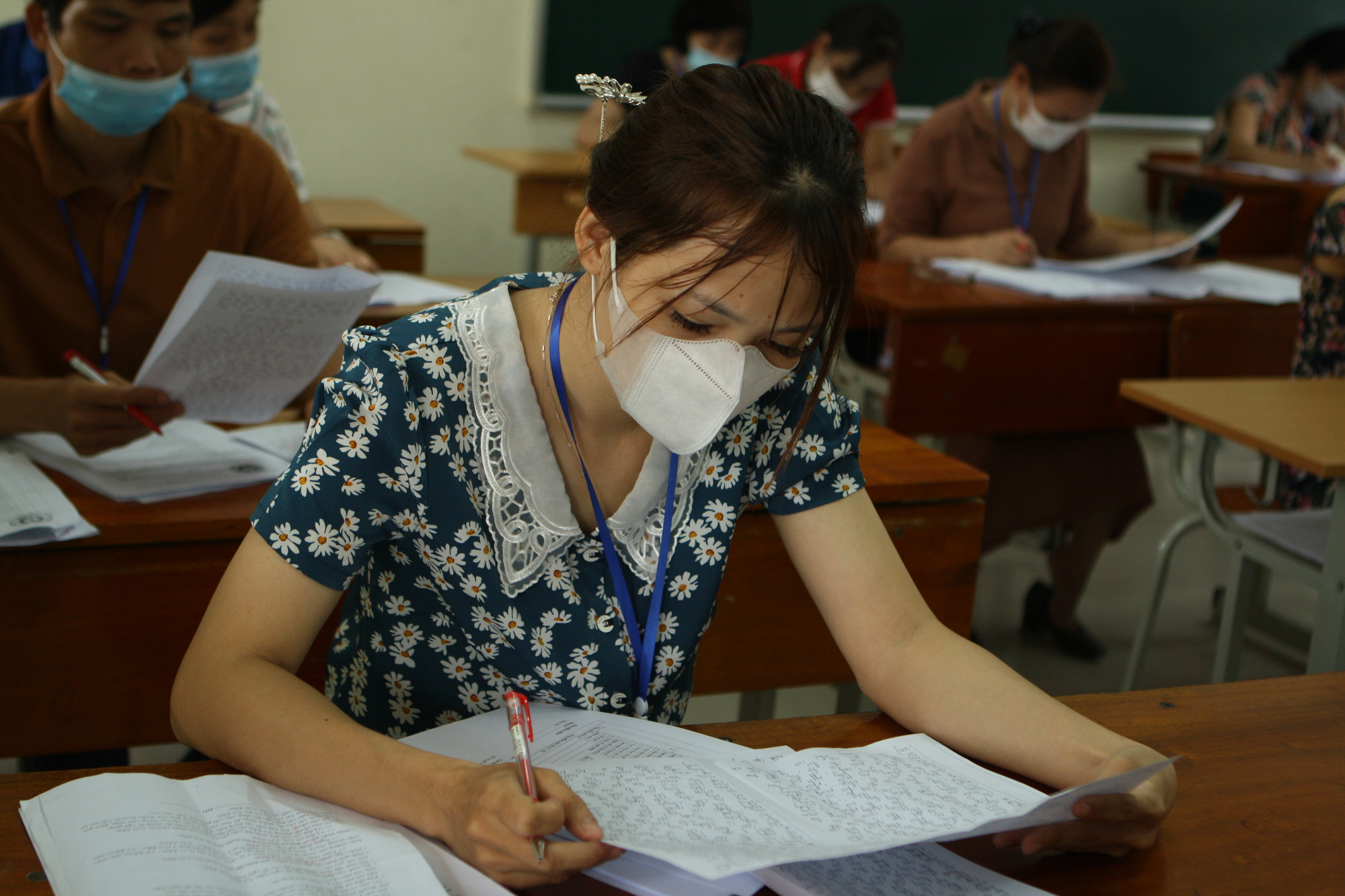 Phổ điểm thi tốt nghiệp THPT năm 2021: Lịch sử, tiếng Anh có điểm trung bình thấp nhất - Ảnh 1. Phổ điểm thi tốt nghiệp THPT năm 2021: Lịch sử, tiếng Anh có điểm trung bình thấp nhất - Ảnh 1.