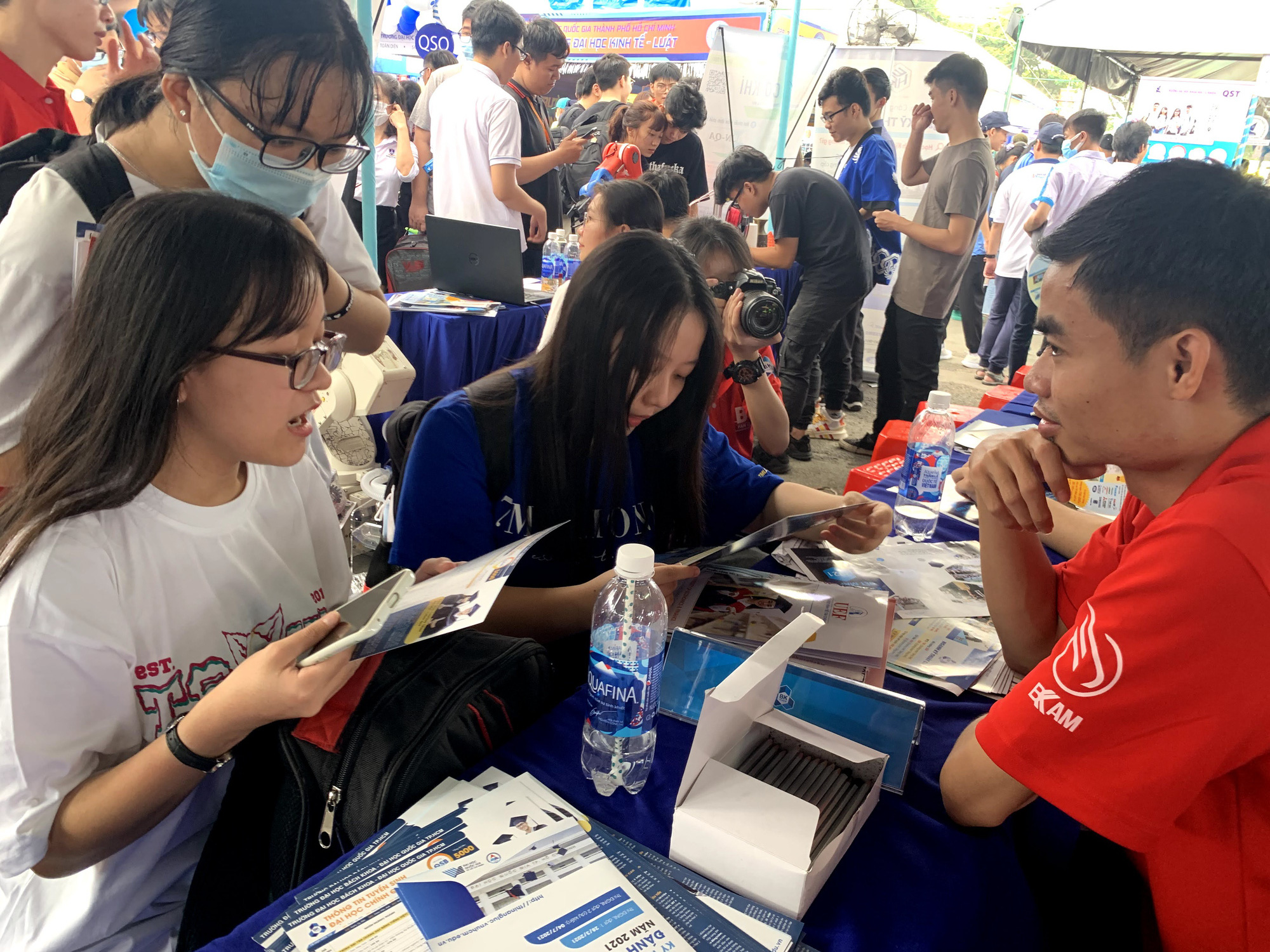 ĐH Bách khoa TP.HCM công bố điểm chuẩn phương thức ưu tiên xét tuyển - Ảnh 1.