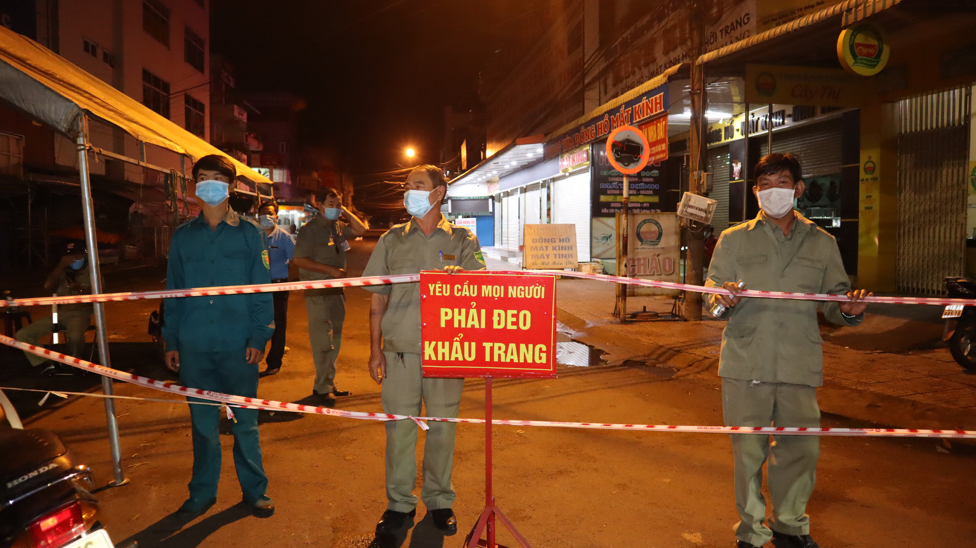 Bình Phước giãn cách xã hội theo chỉ thị 16 và chỉ thị 15 từ 12h ngày 11-7 - Ảnh 2. Bình Phước giãn cách xã hội theo chỉ thị 16 và chỉ thị 15 từ 12h ngày 11-7 - Ảnh 2.