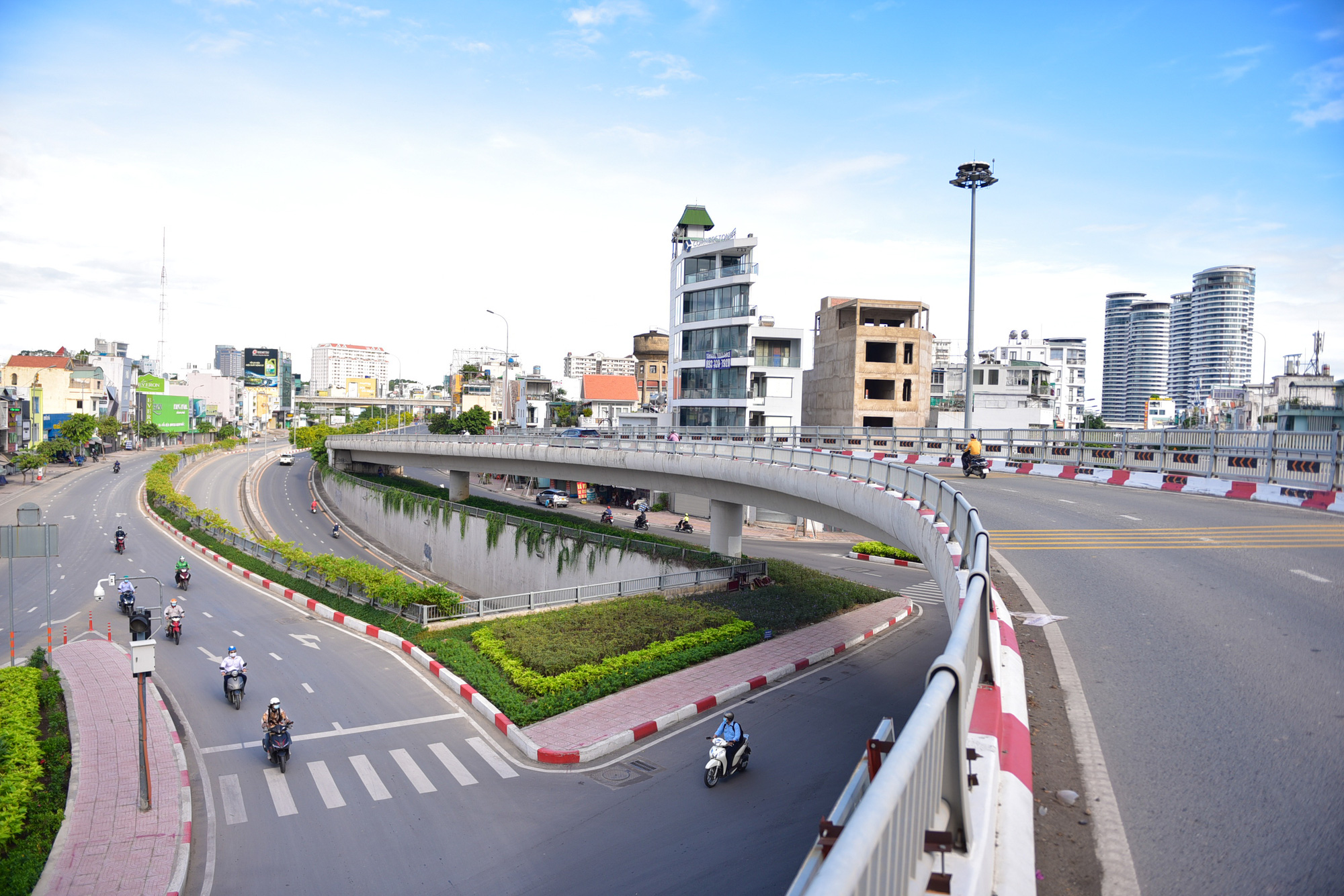 Chủ tịch Ủy ban MTTQ Việt Nam TP.HCM kêu gọi người dân đồng lòng thực hiện chỉ thị 16 - Ảnh 1. Chủ tịch Ủy ban MTTQ Việt Nam TP.HCM kêu gọi người dân đồng lòng thực hiện chỉ thị 16 - Ảnh 1.