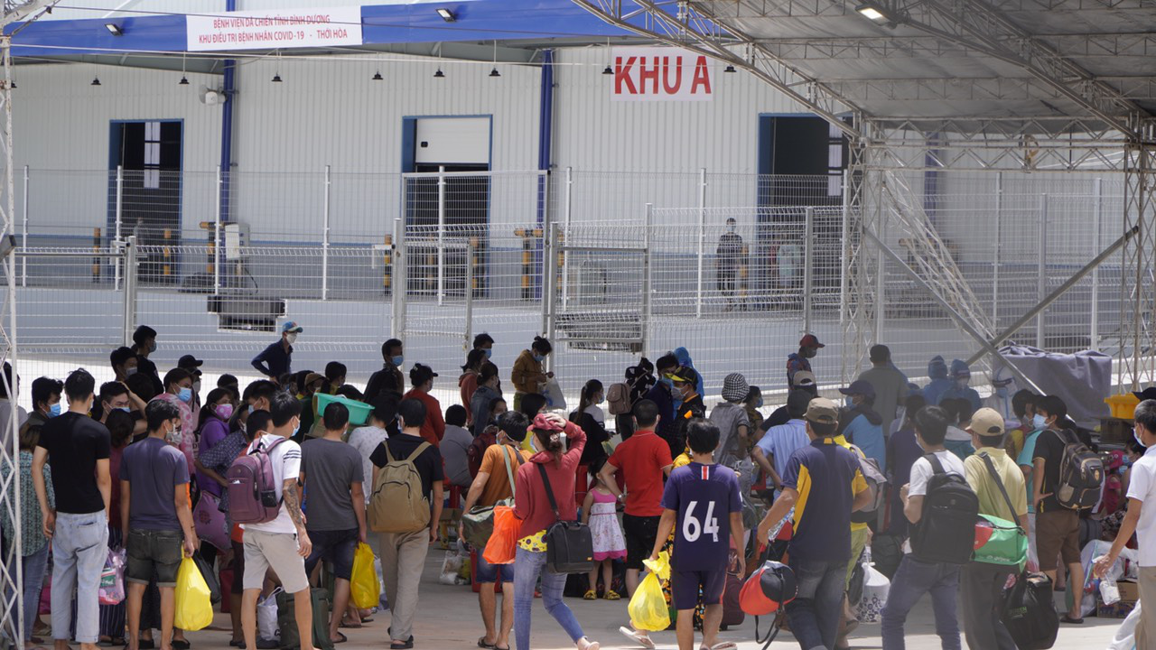 Tỉ lệ ca mắc COVID-19 trong ngày vượt TP.HCM, điểm nóng Bình Dương ứng phó ra sao? - Ảnh 4. Tỉ lệ ca mắc COVID-19 trong ngày vượt TP.HCM, điểm nóng Bình Dương ứng phó ra sao? - Ảnh 4.