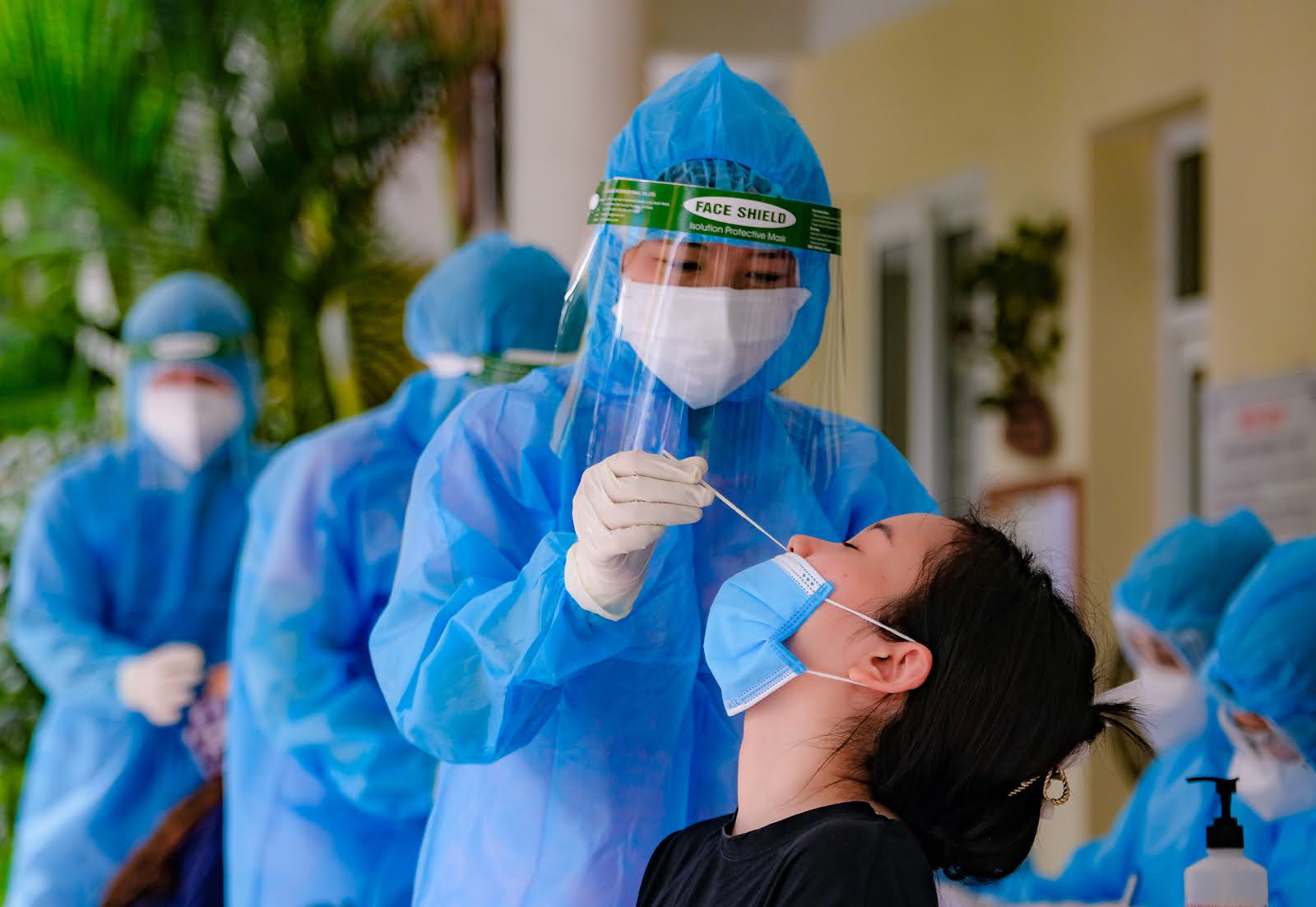 Bộ Y tế công bố thông điệp 5T phòng chống COVID-19 - Ảnh 1. Bộ Y tế công bố thông điệp 5T phòng chống COVID-19 - Ảnh 1.