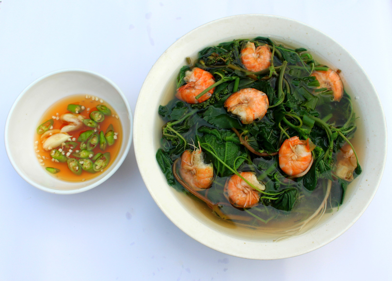 Canh tơm nấu rau dền cơm - Anh ăn một chén thảo thơm quê nhà… - Ảnh 1. Canh tơm nấu rau dền cơm - Anh ăn một chén thảo thơm quê nhà… - Ảnh 1.