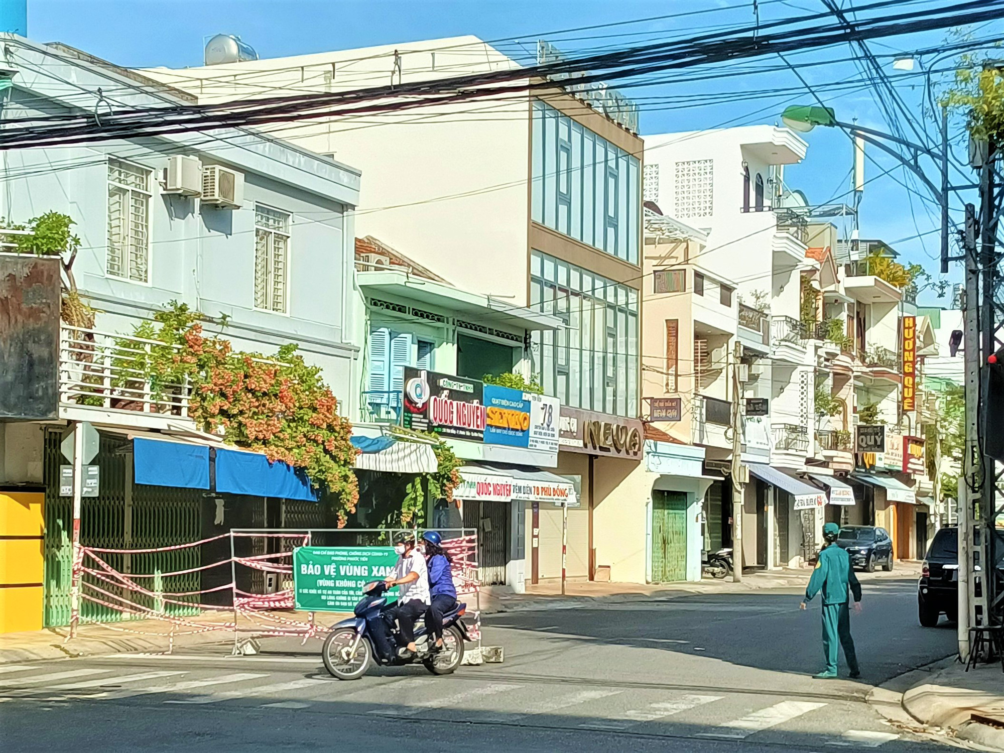 Nha Trang phê bình lãnh đạo 2 phường để số ca COVID-19 tăng cao - Ảnh 1. Nha Trang phê bình lãnh đạo 2 phường để số ca COVID-19 tăng cao - Ảnh 1.