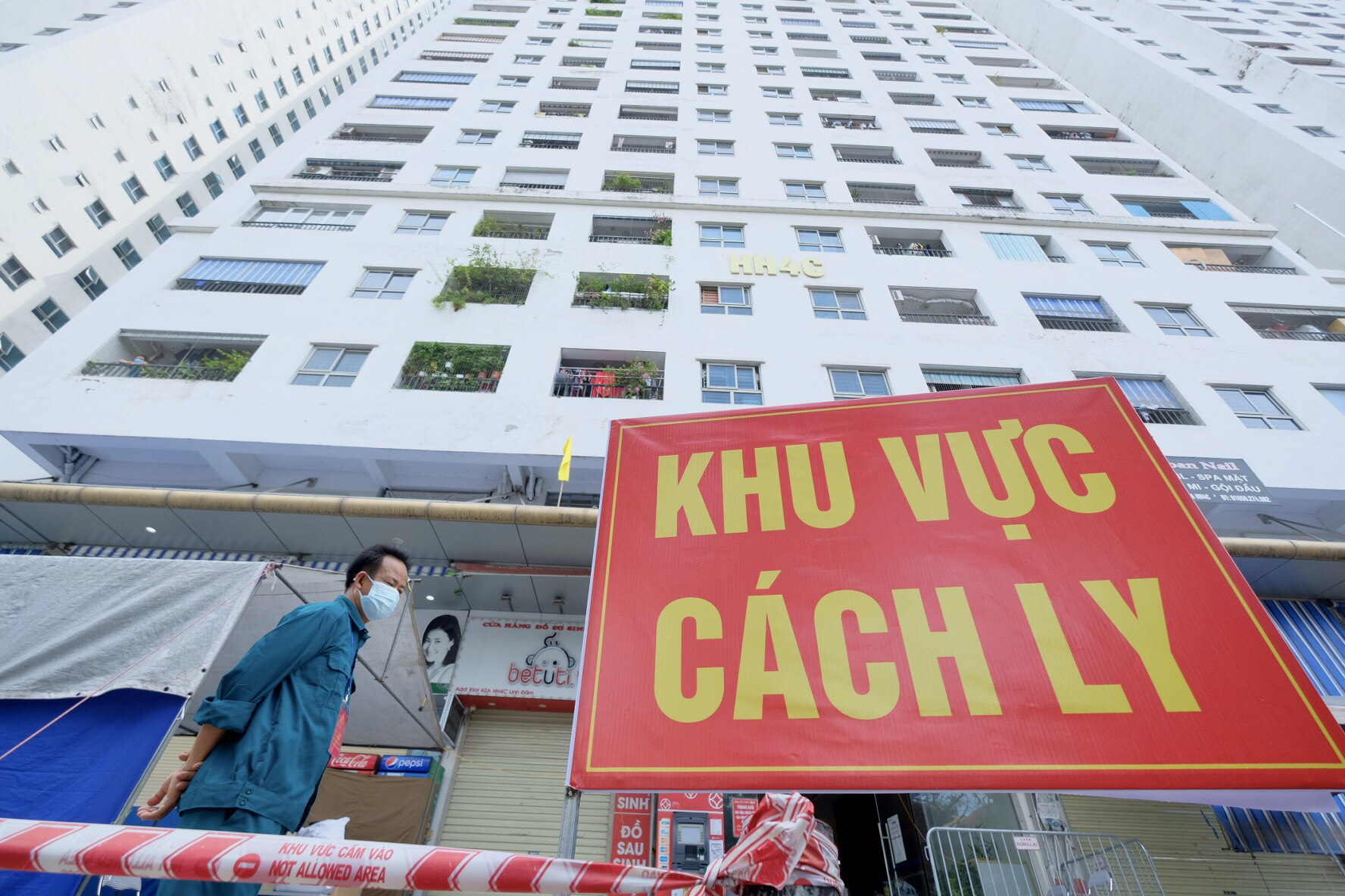 Hà Nội sẽ tiếp tục cách ly xã hội toàn thành phố đến 6h sáng 6-9 - Ảnh 1. Hà Nội sẽ tiếp tục cách ly xã hội toàn thành phố đến 6h sáng 6-9 - Ảnh 1.