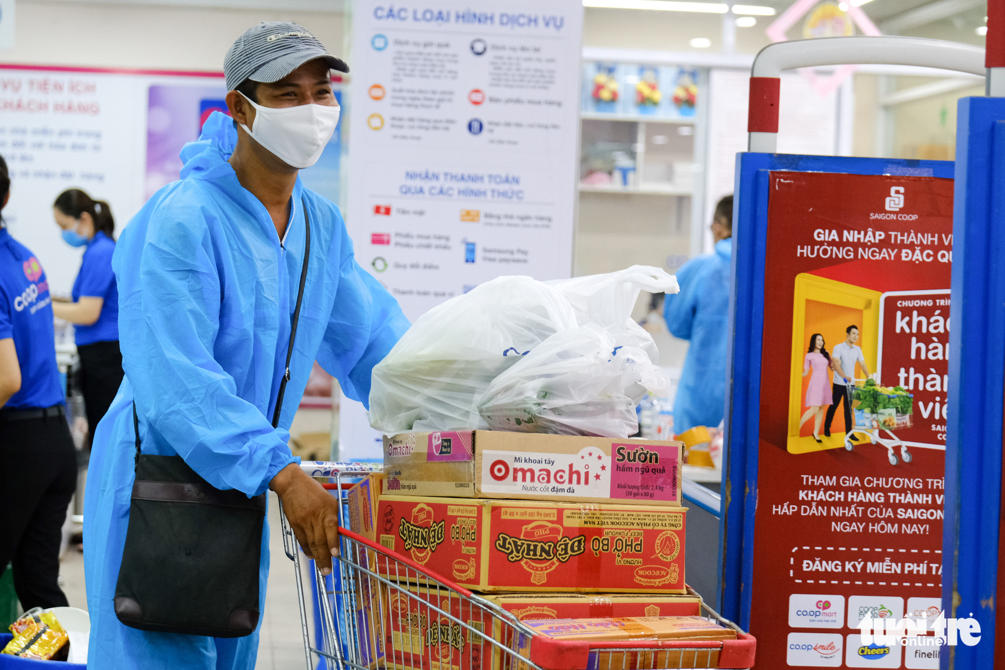 Đà Nẵng: Shipper hoạt động trở lại, người dân dồn dập đặt hàng - Ảnh 6. Đà Nẵng: Shipper hoạt động trở lại, người dân dồn dập đặt hàng - Ảnh 6.