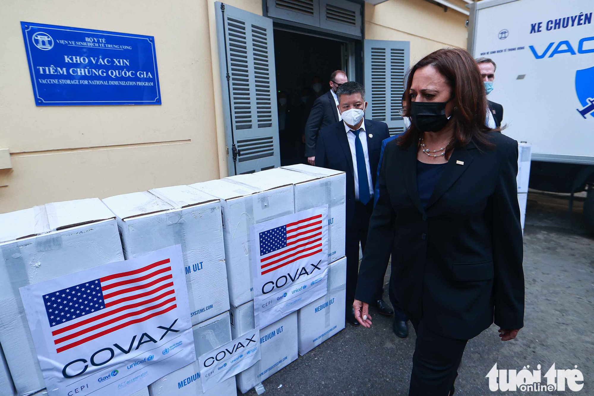 Mỹ gửi thêm 1,6 triệu liều vắc xin Pfizer, đã về đến TP.HCM - Ảnh 1. Mỹ gửi thêm 1,6 triệu liều vắc xin Pfizer, đã về đến TP.HCM - Ảnh 1.