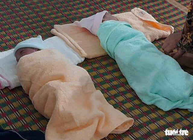 Hai con chào đời nửa đêm mùa dịch, cha đặt tên Cô Na và Cô Vy - Ảnh 2. Hai con chào đời nửa đêm mùa dịch, cha đặt tên Cô Na và Cô Vy - Ảnh 2.