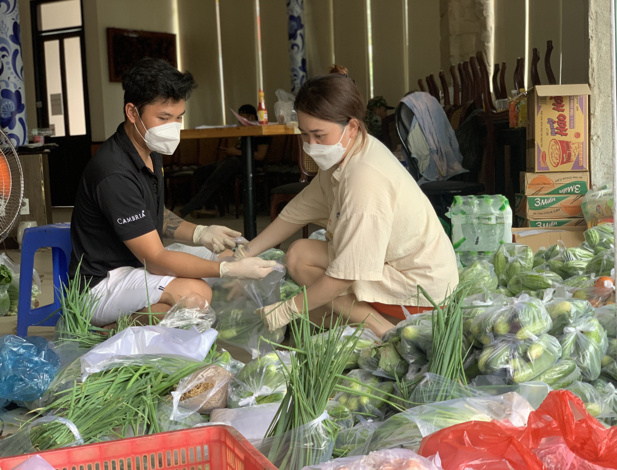 Cuộc chiến của các F0 - Kỳ 1: Vợ chồng cùng một phòng trị bệnh - Ảnh 2. Cuộc chiến của các F0 - Kỳ 1: Vợ chồng cùng một phòng trị bệnh - Ảnh 2.