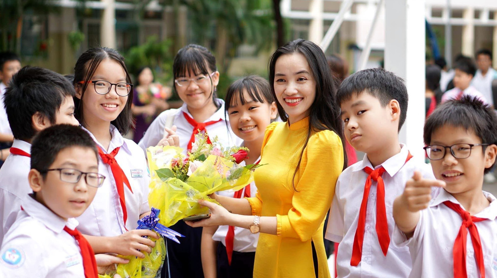 Những bức vẽ xúc động về cuộc chiến chống COVID-19 của cô giáo ở Vũng Tàu - Ảnh 4. Những bức vẽ xúc động về cuộc chiến chống COVID-19 của cô giáo ở Vũng Tàu - Ảnh 4.