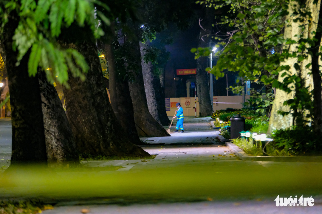 Hình ảnh Hà Nội im vắng trong những đêm giãn cách - Ảnh 7. Hình ảnh Hà Nội im vắng trong những đêm giãn cách - Ảnh 7.
