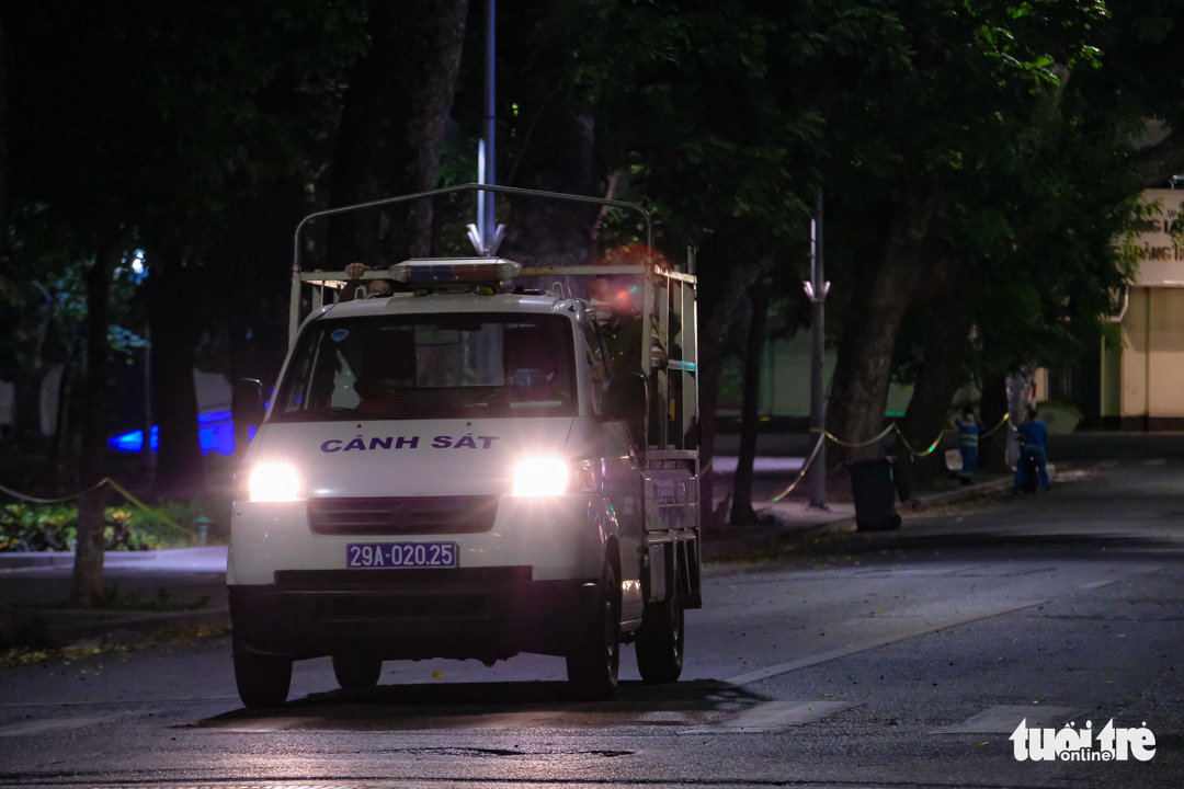 Hình ảnh Hà Nội im vắng trong những đêm giãn cách - Ảnh 8. Hình ảnh Hà Nội im vắng trong những đêm giãn cách - Ảnh 8.