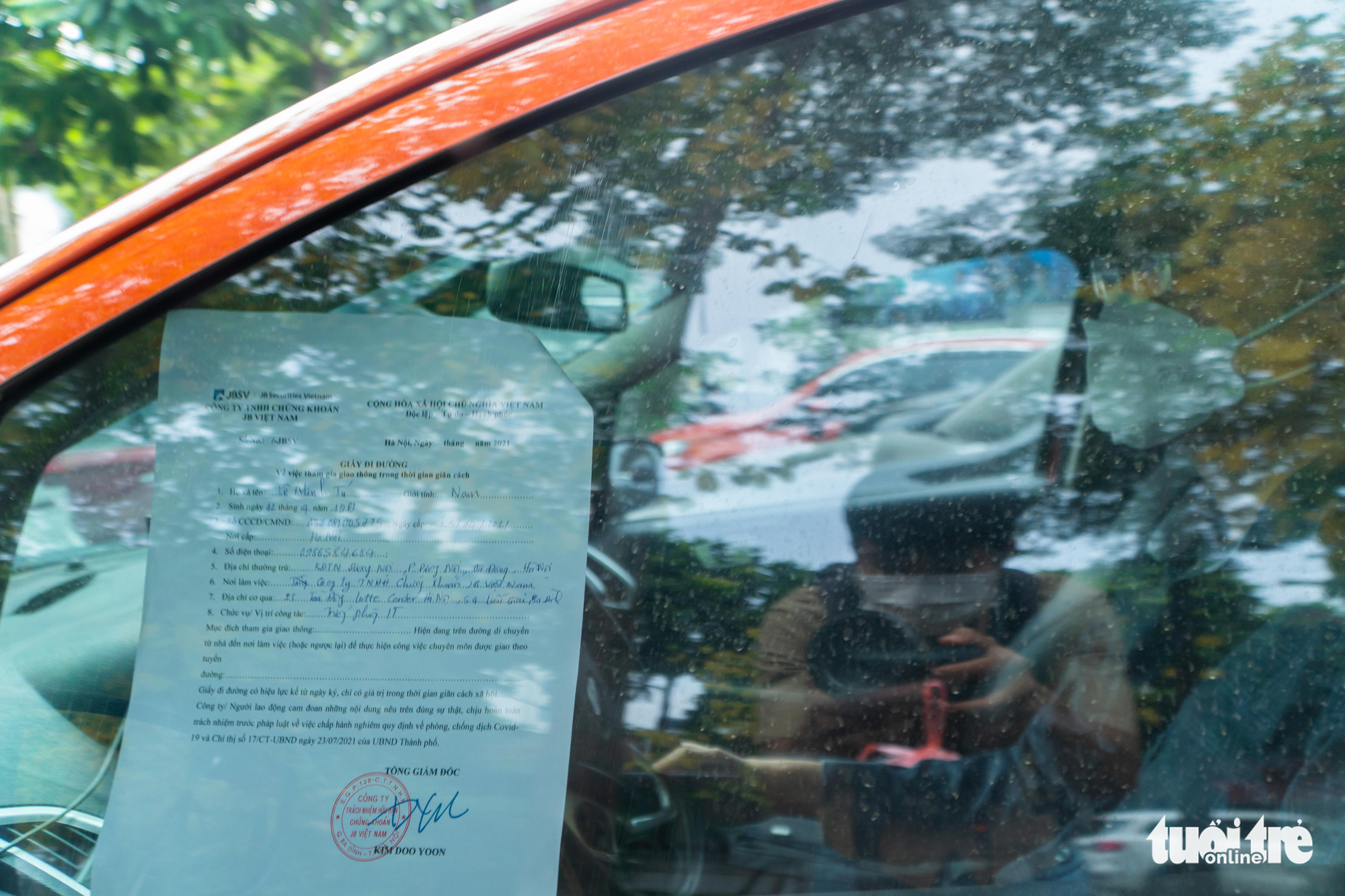 Đã có giấy đi đường sao còn đòi lịch trực, lịch làm việc, phân công nhiệm vụ...? - Ảnh 7. Đã có giấy đi đường sao còn đòi lịch trực, lịch làm việc, phân công nhiệm vụ...? - Ảnh 7.