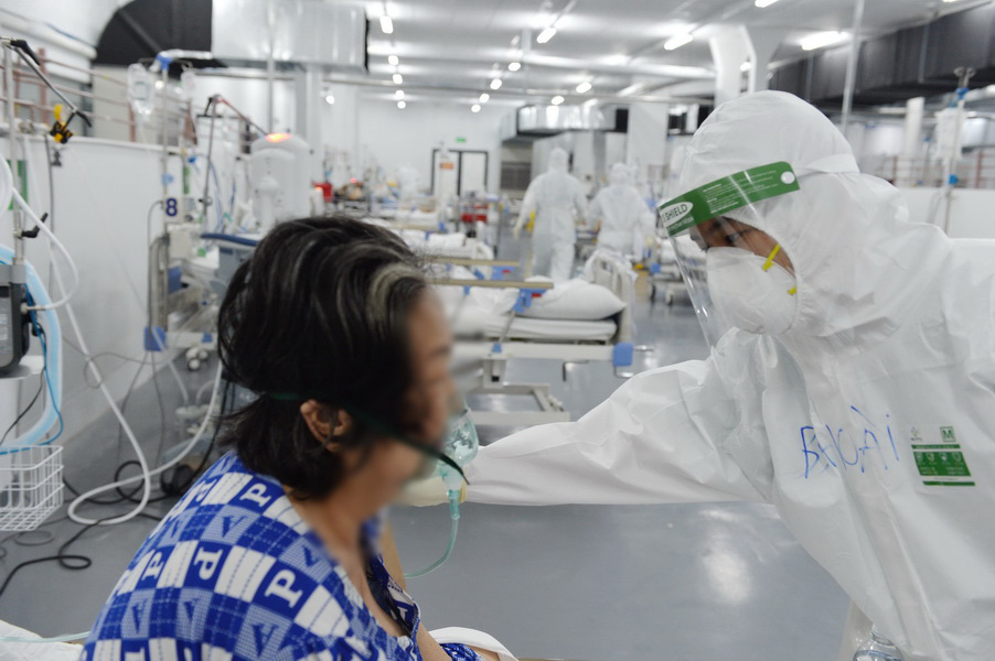 Làm gì khi bị nấc cụt do mắc COVID-19? - Ảnh 1. Làm gì khi bị nấc cụt do mắc COVID-19? - Ảnh 1.