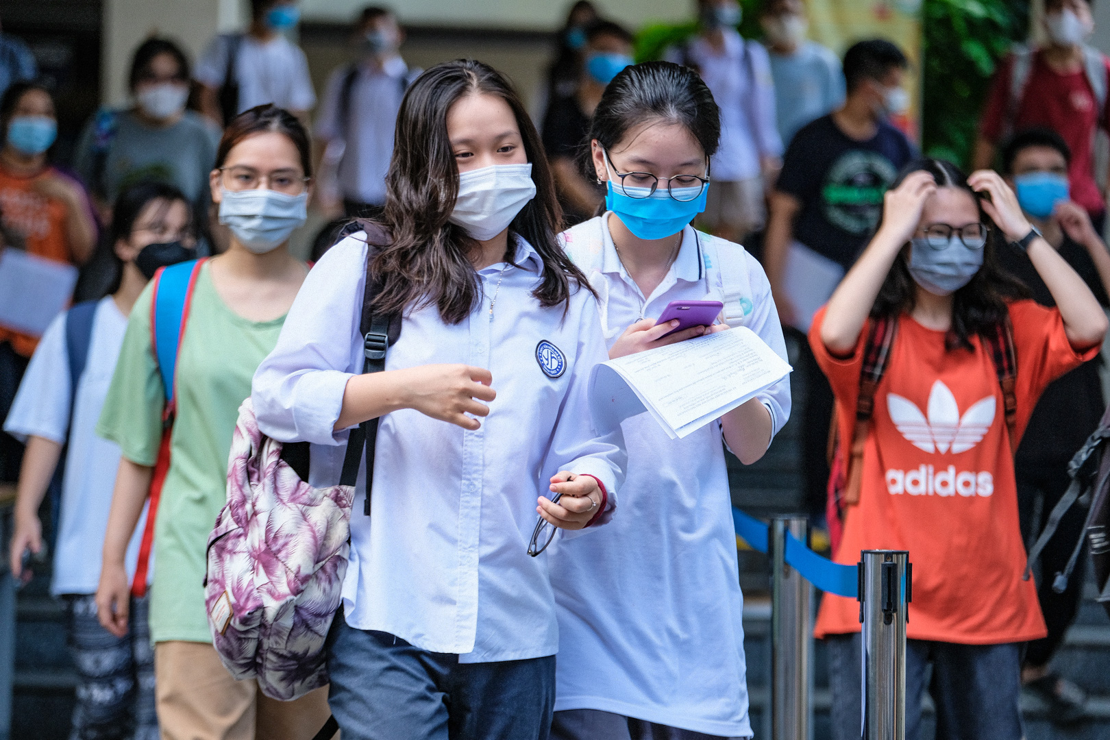 Bộ GD-ĐT lý giải vì sao điểm chuẩn năm 2021 tăng chóng mặt - Ảnh 1. Bộ GD-ĐT lý giải vì sao điểm chuẩn năm 2021 tăng chóng mặt - Ảnh 1.