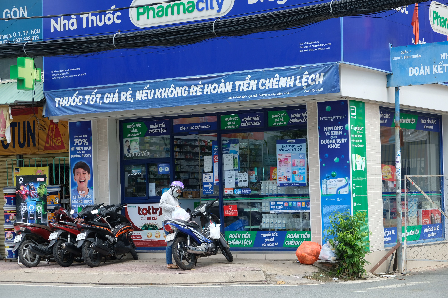 Người dân quận 7 mừng rỡ đi siêu thị, quán ăn liên tục chốt đơn qua app - Ảnh 14. Người dân quận 7 mừng rỡ đi siêu thị, quán ăn liên tục chốt đơn qua app - Ảnh 14.