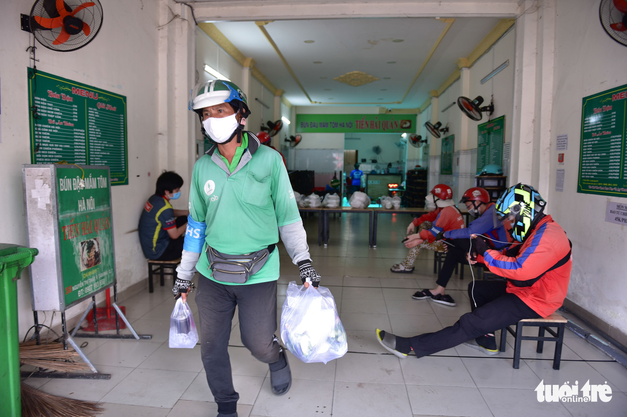 Nhiều quán phở, bún bò TP.HCM bắt đầu chốt đơn trở lại - Ảnh 4. Nhiều quán phở, bún bò TP.HCM bắt đầu chốt đơn trở lại - Ảnh 4.