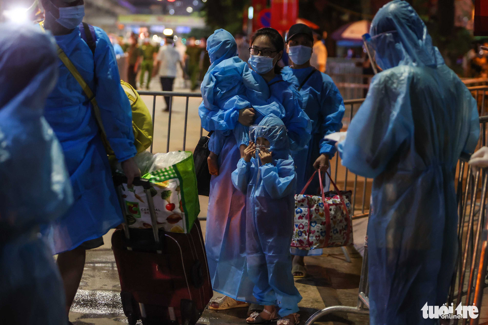 Mẹ ơi, nhà mình đi đâu thế? - Ảnh 2. Mẹ ơi, nhà mình đi đâu thế? - Ảnh 2.