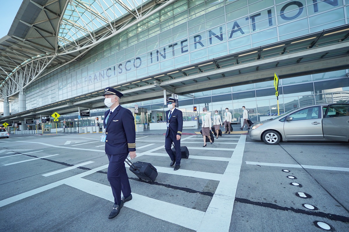 Bamboo Airways đón chuyến bay thẳng không dừng Việt - Mỹ đầu tiên tại sân bay San Francisco - Ảnh 1. Bamboo Airways đón chuyến bay thẳng không dừng Việt - Mỹ đầu tiên tại sân bay San Francisco - Ảnh 1.