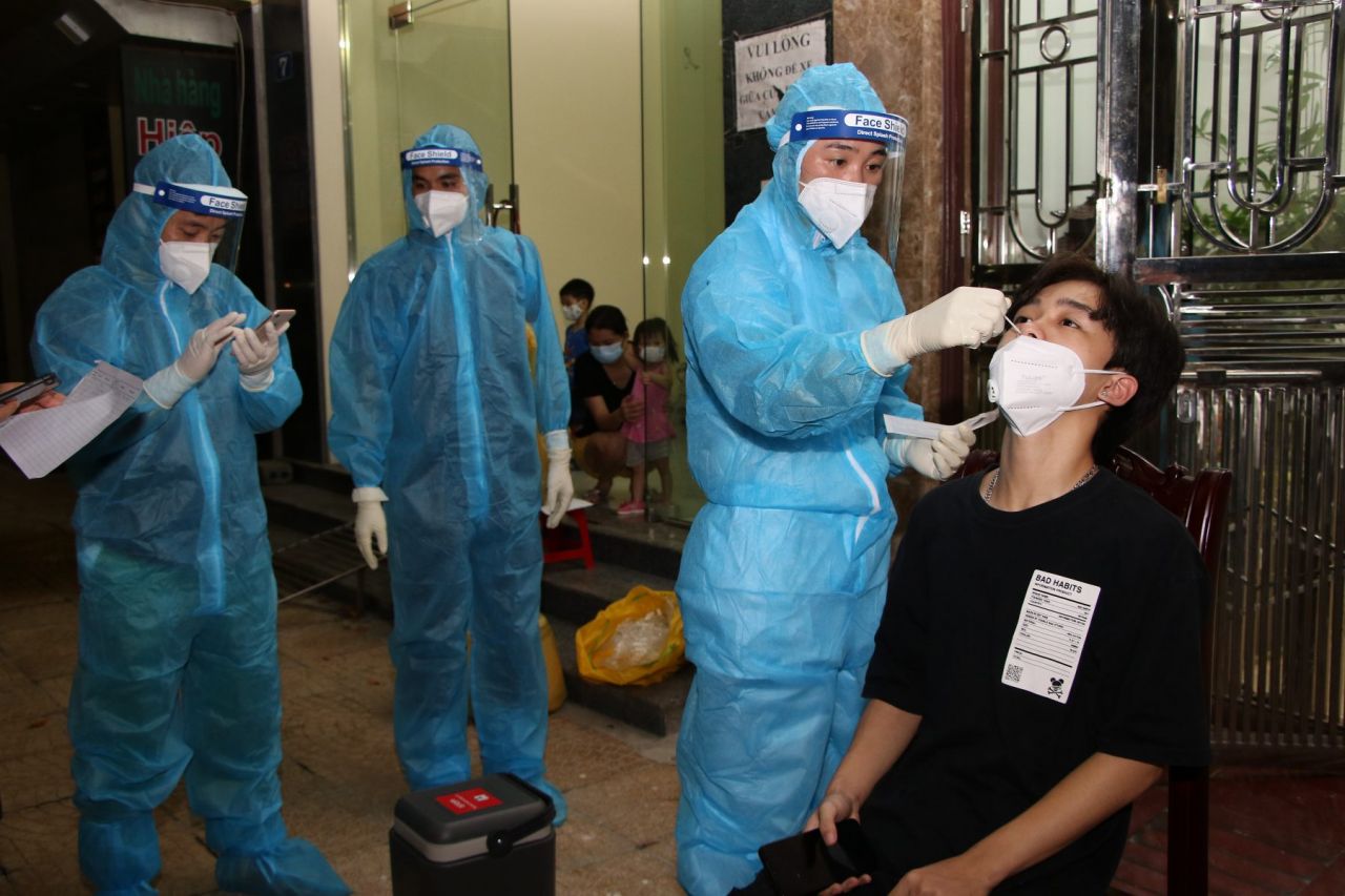 Hà Nam thêm 49 ca mắc COVID-19 mới, tổng 179 ca sau 1 tuần - Ảnh 1. Hà Nam thêm 49 ca mắc COVID-19 mới, tổng 179 ca sau 1 tuần - Ảnh 1.
