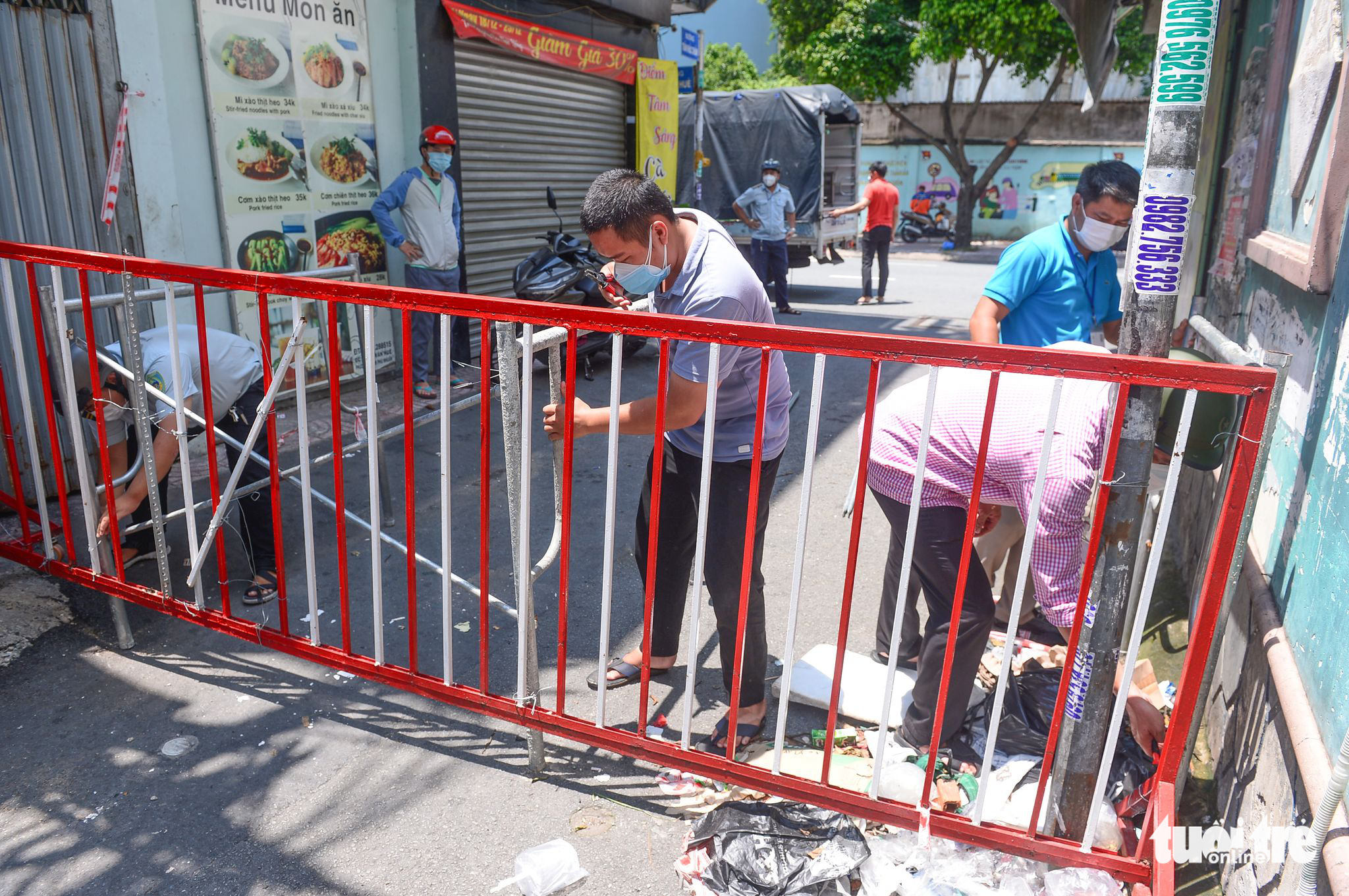 Dự thảo kế hoạch từng bước nới lỏng của TP.HCM từ ngày 1-10 ra sao? - Ảnh 2. Dự thảo kế hoạch từng bước nới lỏng của TP.HCM từ ngày 1-10 ra sao? - Ảnh 2.