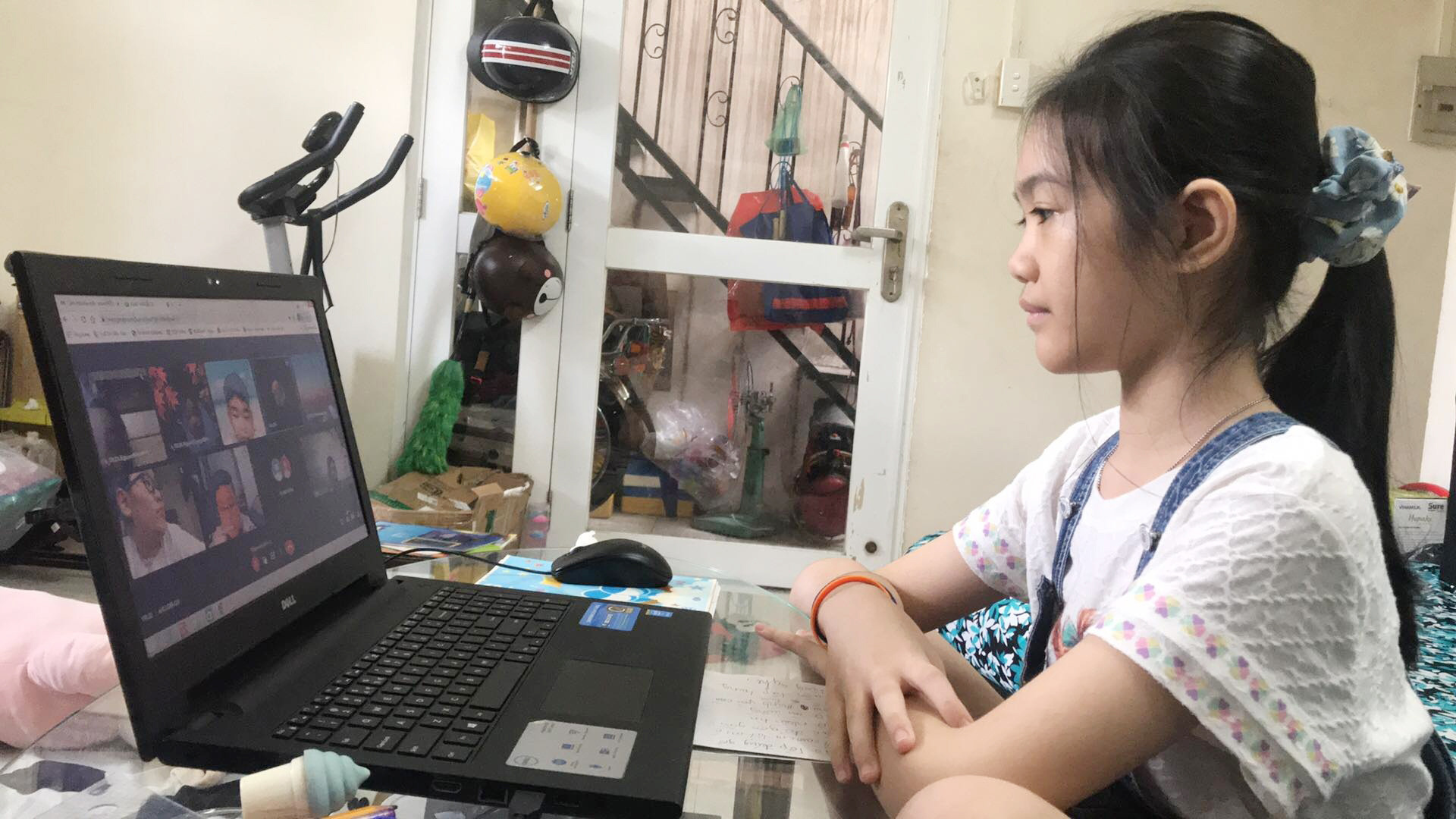 Năm học mới ở TP.HCM: lịch học đã sát nút, mọi thứ vẫn ngổn ngang - Ảnh 1. Năm học mới ở TP.HCM: lịch học đã sát nút, mọi thứ vẫn ngổn ngang - Ảnh 1.