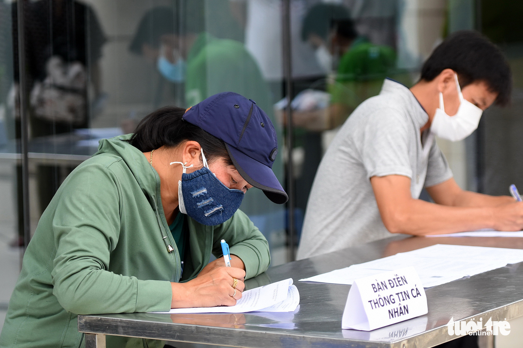 Đồng Nai yêu cầu người dân đăng ký tiêm vắc xin qua ứng dụng Sổ sức khỏe điện tử - Ảnh 1. Đồng Nai yêu cầu người dân đăng ký tiêm vắc xin qua ứng dụng Sổ sức khỏe điện tử - Ảnh 1.