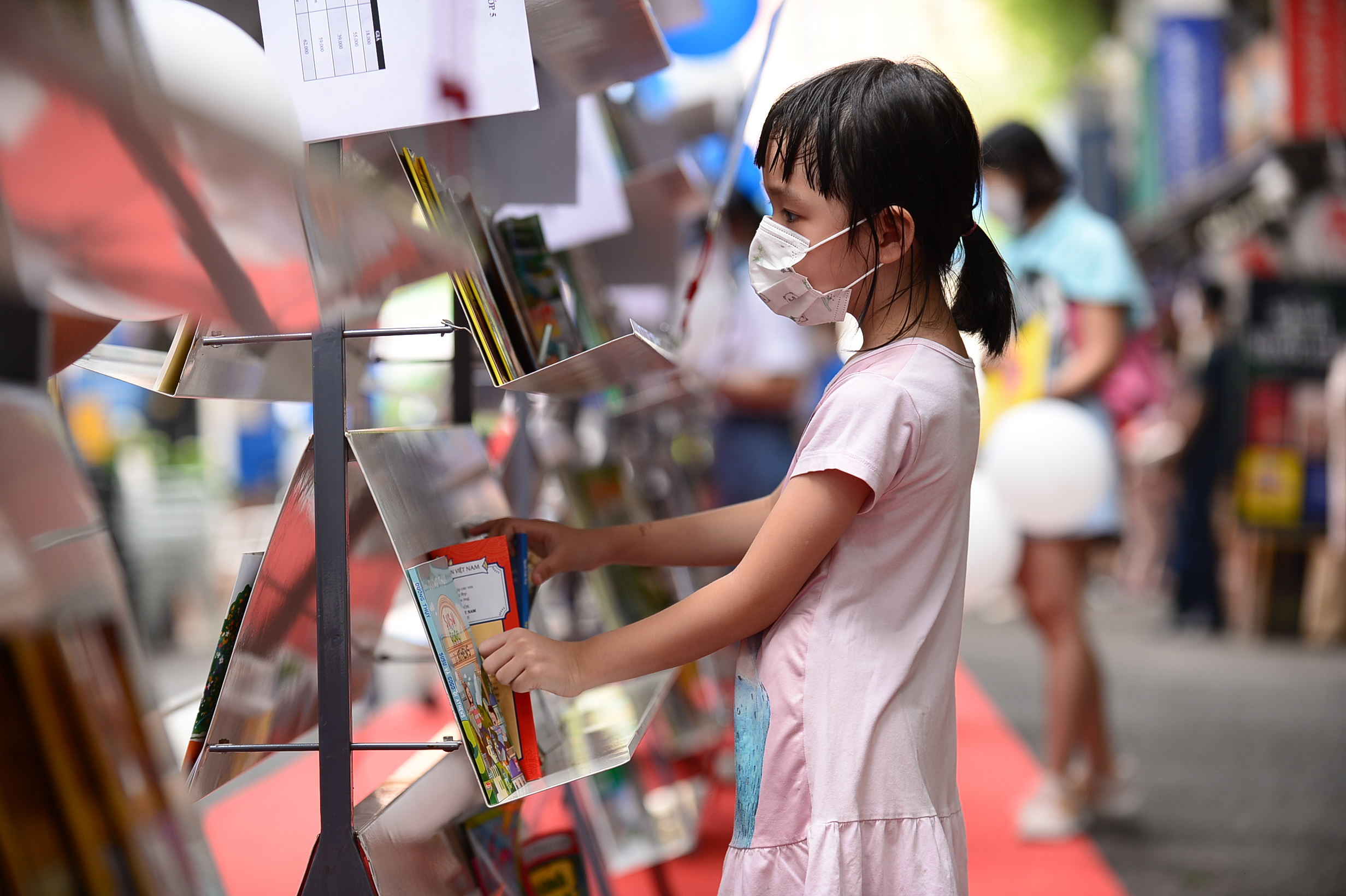 Ai cũng một thời là trẻ con - Ảnh 1.