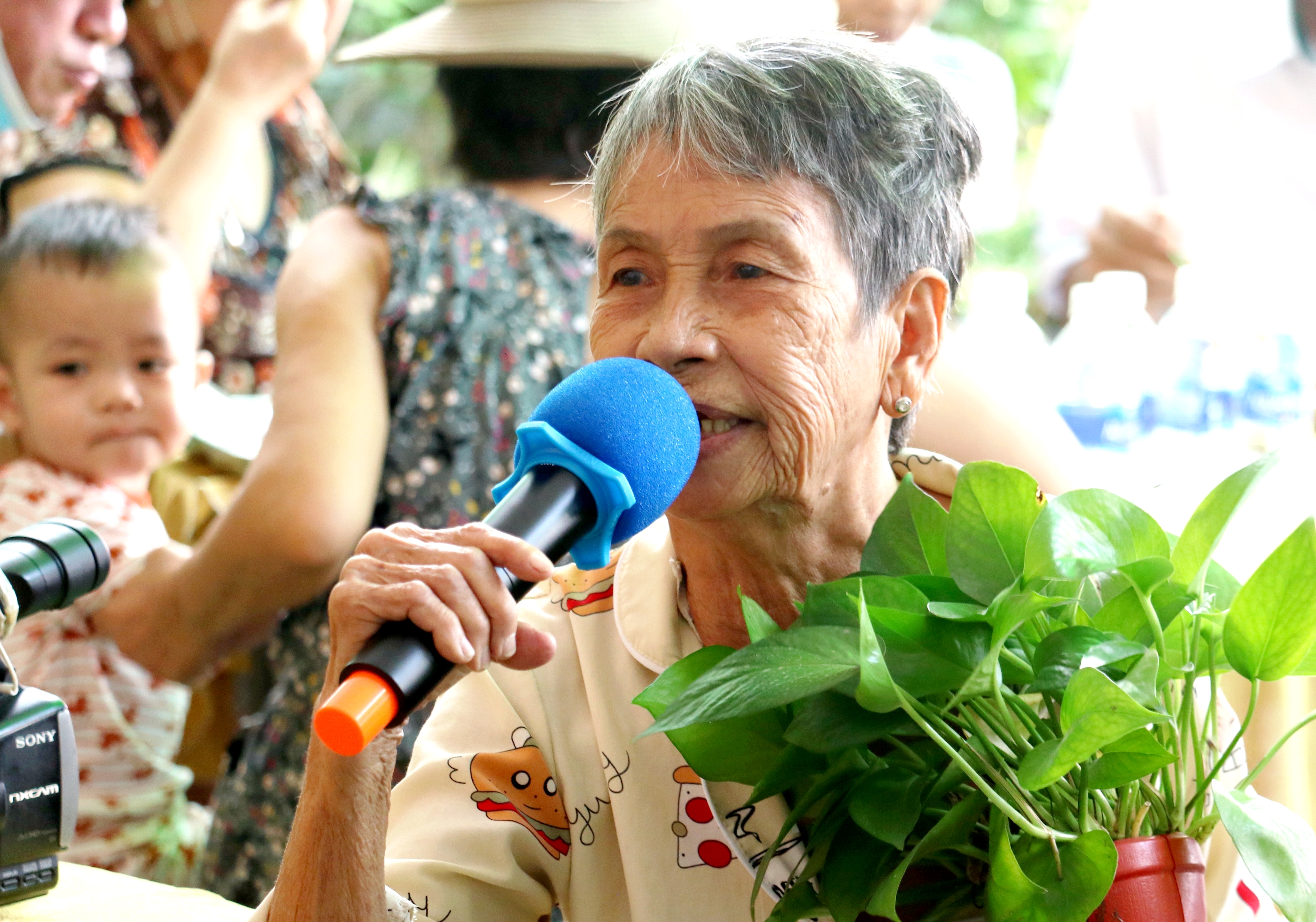 Ấm lòng bữa cơm tất niên xóm lao động nghèo ở TP.HCM - Ảnh 2. Ấm lòng bữa cơm tất niên xóm lao động nghèo ở TP.HCM - Ảnh 2.