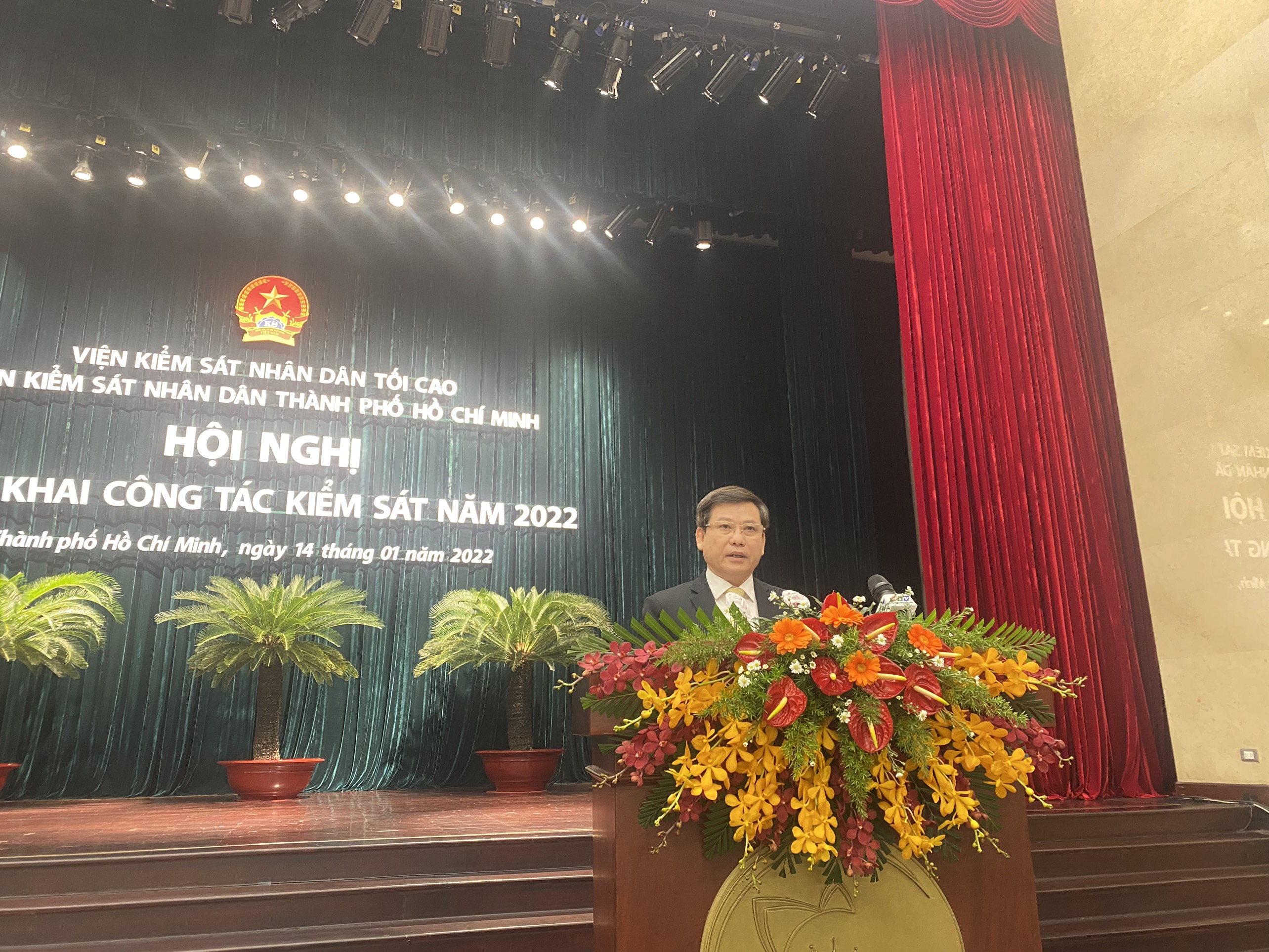 Ông Lê Minh Trí: Viện trưởng Trảng Bàng đã nhận sai. Có tí nghiệp vụ mà muốn đối phó cả ngành - Ảnh 1. Ông Lê Minh Trí: Viện trưởng Trảng Bàng đã nhận sai. Có tí nghiệp vụ mà muốn đối phó cả ngành - Ảnh 1.