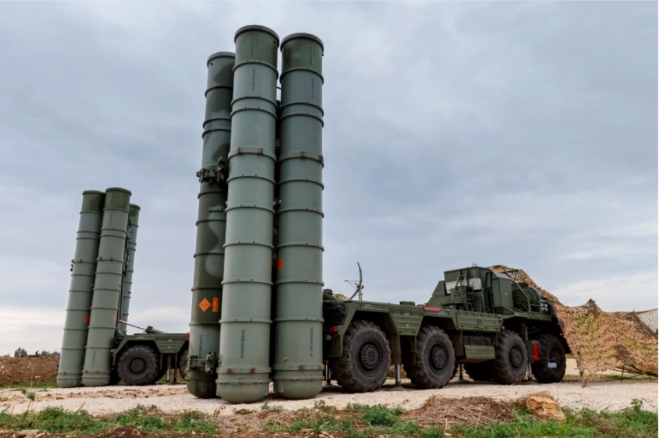 Ấn Độ sắp lắp xong hệ thống tên lửa S-400 gần biên giới Trung Quốc, Pakistan - Ảnh 1. Ấn Độ sắp lắp xong hệ thống tên lửa S-400 gần biên giới Trung Quốc, Pakistan - Ảnh 1.