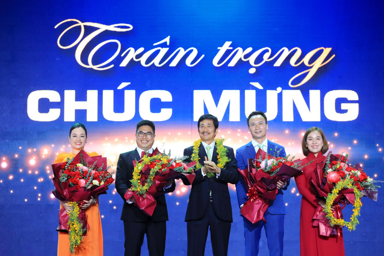 Ông Bùi Thành Nhơn tín nhiệm trao quyền cho bộ máy mới của Novaland - Ảnh 2. Ông Bùi Thành Nhơn tín nhiệm trao quyền cho bộ máy mới của Novaland - Ảnh 2.