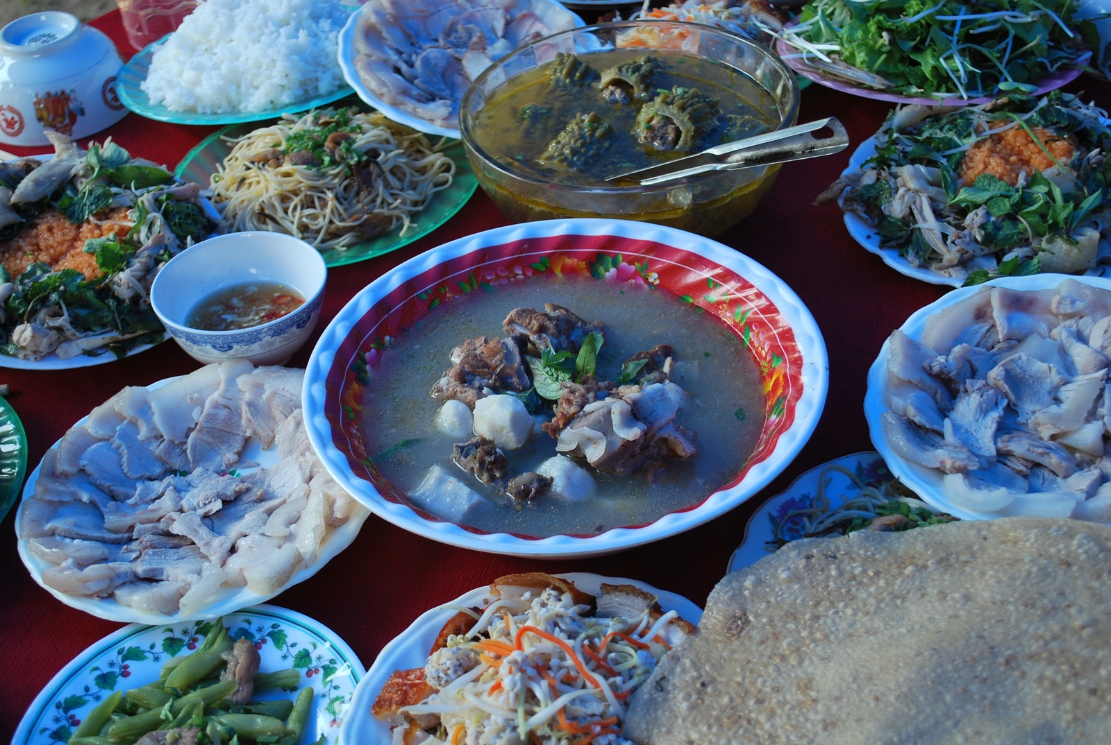 Cuối năm ăn trả canh môn... - Ảnh 4. Cuối năm ăn trả canh môn... - Ảnh 4.