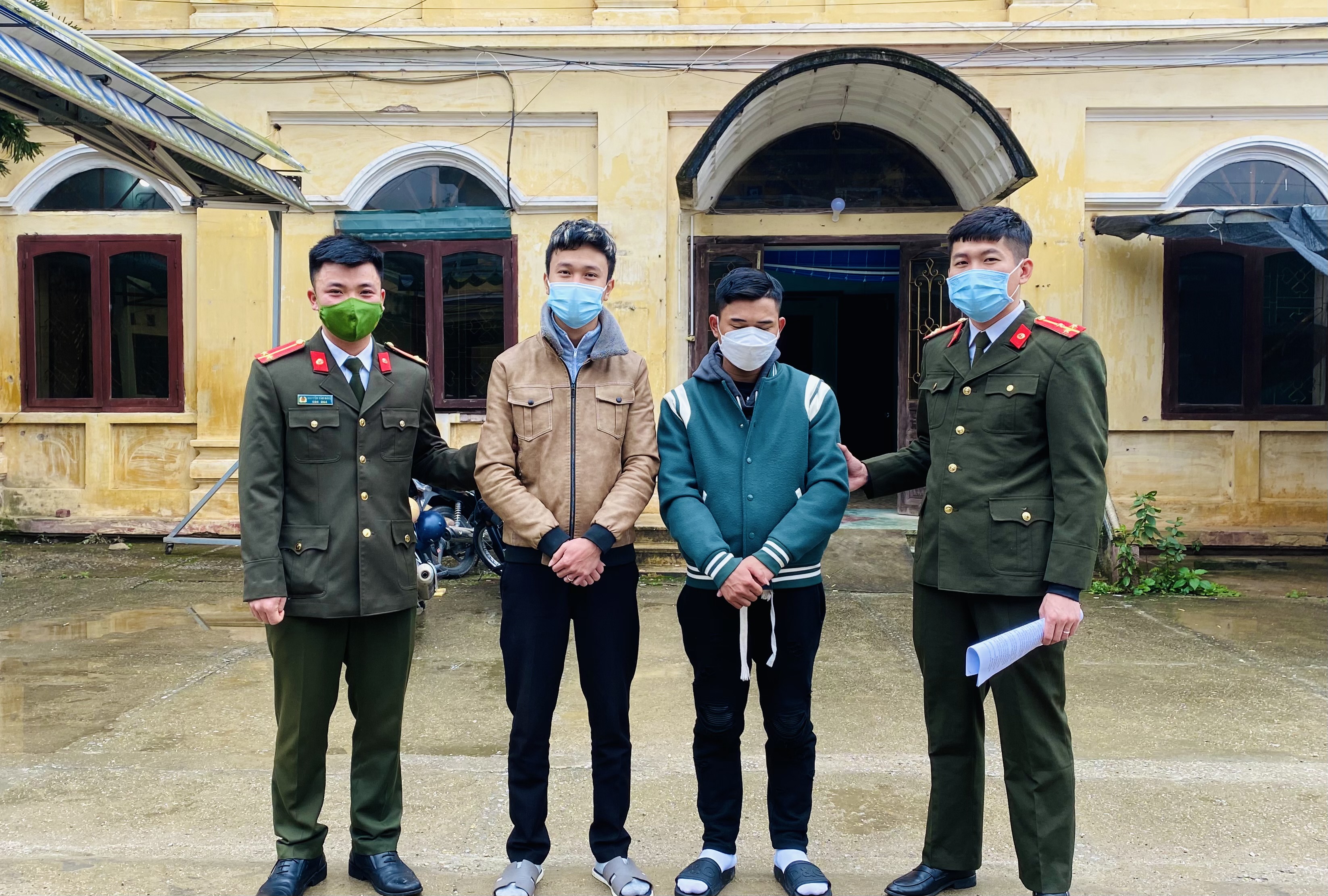 Lừa hàng trăm người vay vốn nhanh qua mạng, chiếm đoạt nửa tỉ đồng - Ảnh 1. Lừa hàng trăm người vay vốn nhanh qua mạng, chiếm đoạt nửa tỉ đồng - Ảnh 1.